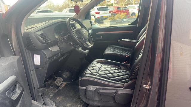 Toyota PROACE Worker 2.0 D-4D Black Line Long DC 5 PERS / AUTOMAAT / NWE D-RIEM / LEDER /STOELVERW / CARPLAY / CAMERA / TREKHAAK / NL-AUTO