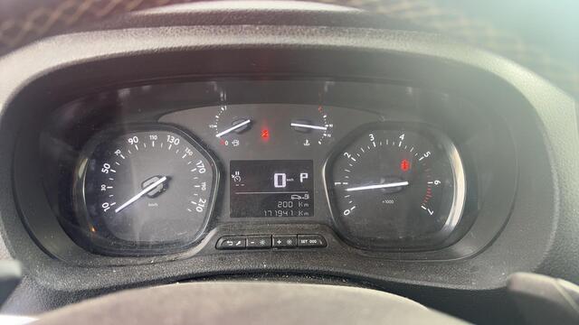 Toyota PROACE Worker 2.0 D-4D Black Line Long DC 5 PERS / AUTOMAAT / NWE D-RIEM / LEDER /STOELVERW / CARPLAY / CAMERA / TREKHAAK / NL-AUTO