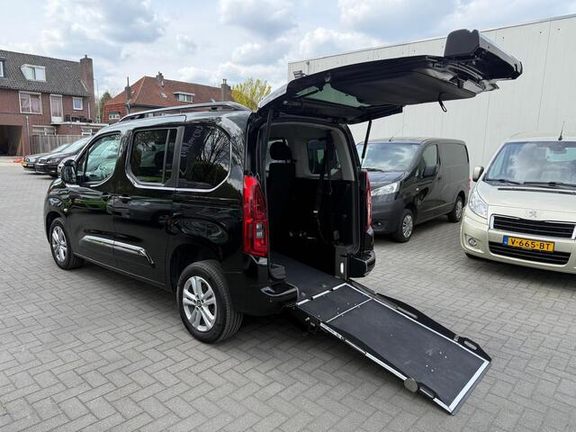 Toyota PROACE CITY Verso L1 - Automaat 4+1 - Rolstoelauto - Alle opties - Bodemverlaging TRIPOD + Lier - 1e Eigenaar - Rolstoelvervoer