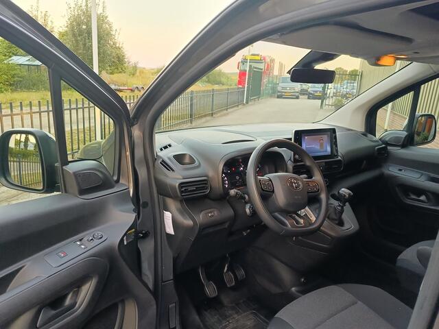 Toyota PROACE CITY 1.5 D-4D Live | Airco | Cruis controle | Carplay | Navigatie | BTW | NAP |