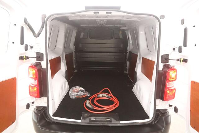 Toyota PROACE Elektrisch 50 kWh L2H1 | Snelladen | SOH 99% | Airco | Cruise | 3 Zits