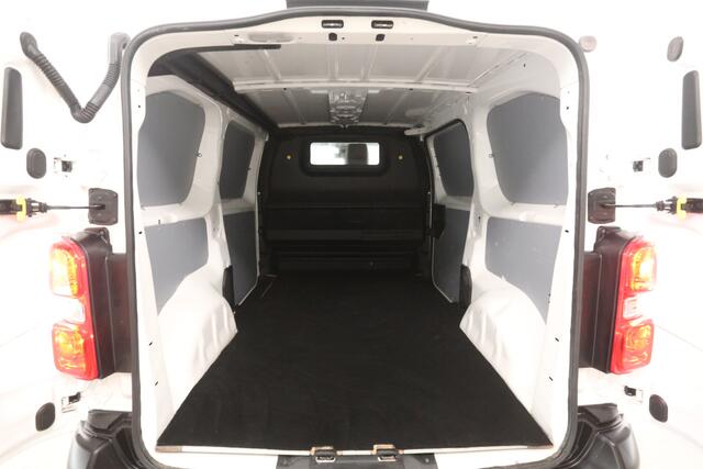 Toyota PROACE 2.0 D L2H1 145PK | Automaat | Airco | Cruise | Camera | Carplay | 3 Zits | Trekhaak