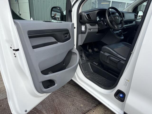 Toyota PROACE Worker 2.0 D-4D Long Airco Cruise controle Trekhaak 2500kg trekgewicht 2-Persoons Telefoonverbinding Bpm vrij voor particulier gebruik!!