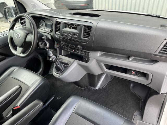 Toyota PROACE Worker 2.0 D-4D Long Airco Cruise controle Trekhaak 2500kg trekgewicht 2-Persoons Telefoonverbinding Bpm vrij voor particulier gebruik!!