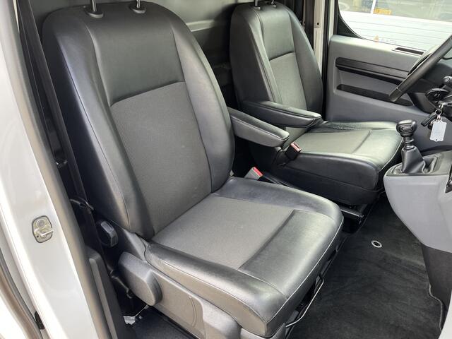 Toyota PROACE Worker 2.0 D-4D Long Airco Cruise controle Trekhaak 2500kg trekgewicht 2-Persoons Telefoonverbinding Bpm vrij voor particulier gebruik!!