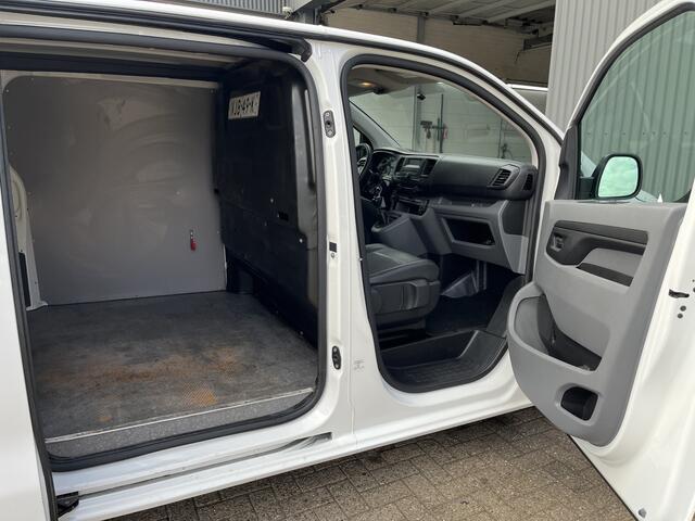 Toyota PROACE Worker 2.0 D-4D Long Airco Cruise controle Trekhaak 2500kg trekgewicht 2-Persoons Telefoonverbinding Bpm vrij voor particulier gebruik!!