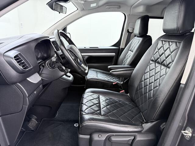 Toyota PROACE Worker L3 2.0D-4D 177PK Automaat Leder Dubbele Cabine 5-Persoons Stoelverwarming Trekhaak Camera 3D-Navi Ecc Apple Carplay Android Auto Sidebar Lmv 17" Privacy Glas Betonplex Vloer Wandbetimmering 1e Eigenaar 2.500KG Trekgewicht 400NM