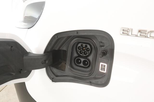 Toyota PROACE 75 kWh Extra Range L2H1 | Snelladen | SOH 99% | Airco | Cruise | Carplay | 3 Zits | Parkeersens.