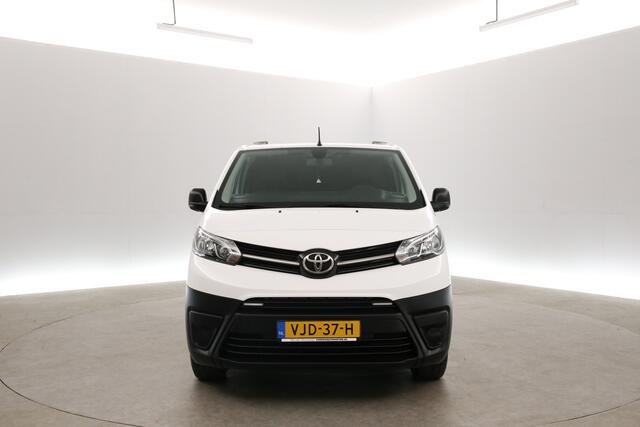 Toyota PROACE Electric Worker 75 kWh Extra Range Navigator L2H1 | Snelladen | SOH 92% | Werkverkeer bord | Airco | Cruise | Carplay | 3 Zits | Parkeersens. | Trekhaak