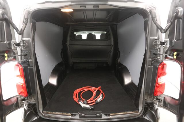 Toyota PROACE Electric Worker Extra Range 75 kWh L3H1 | DC | Snelladen | SOH 91% | 6 Zits | Airco | Cruise | Camera | 2xSchuifdeur | Carplay