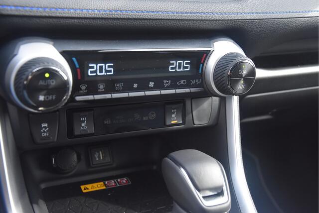 Toyota RAV4 2.5 Hybrid AWD Style+ Bi Tone | 360° Camera | JBL