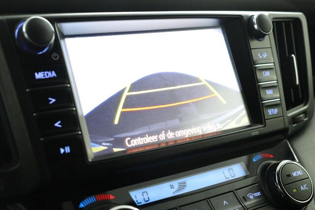 Toyota RAV4 2.5 Hybrid Style | Navigatie | Trekhaak | Stoel/Stuurverwarming | Elektrische Achterklep |