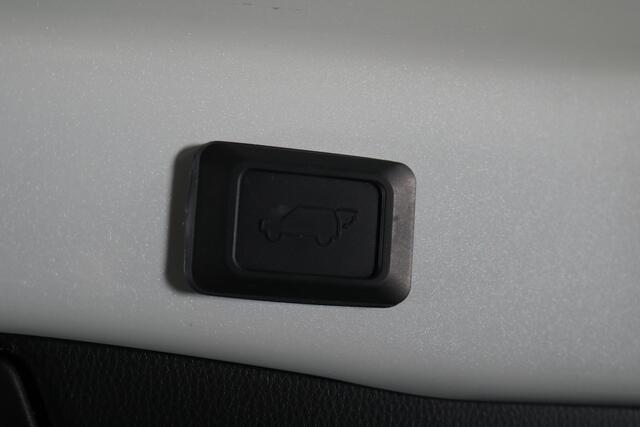 Toyota RAV4 2.5 Hybrid Bi-Tone, Apple-carplay, Android-auto Toyota RAV4 2.5 Hybrid Bi-Tone, Apple-carplay, Android-auto , Half Leder, Elektrische bestuurderstoel