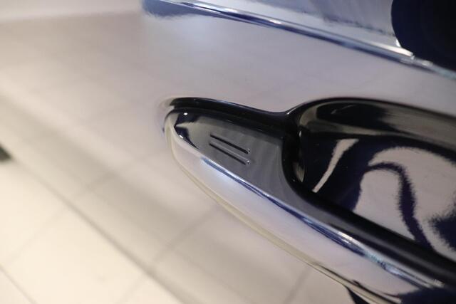 Toyota RAV4 2.5 Plug-in Hybrid AWD Bi-Tone Plus, Pano, JBL, BSM, Alarm Klasse 3, Trekhaak, Apple Carplay/Android Auto!