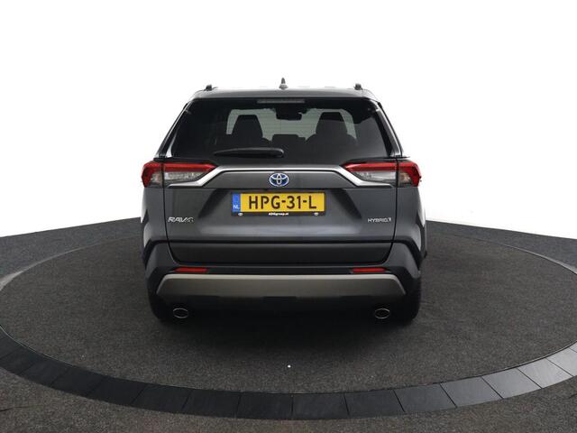 Toyota RAV4 2.5 Hybrid AWD Dynamic Plus | Lederen Bekleding | Stoel en Stuurverwarming | Parkeersensoren Rondom | Dodehoek Detectie |