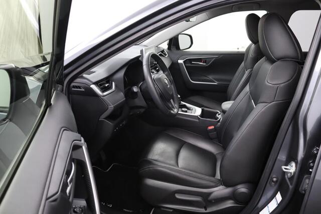 Toyota RAV4 2.5 Hybrid AWD Dynamic Plus | Lederen Bekleding | Stoel en Stuurverwarming | Parkeersensoren Rondom | Dodehoek Detectie |