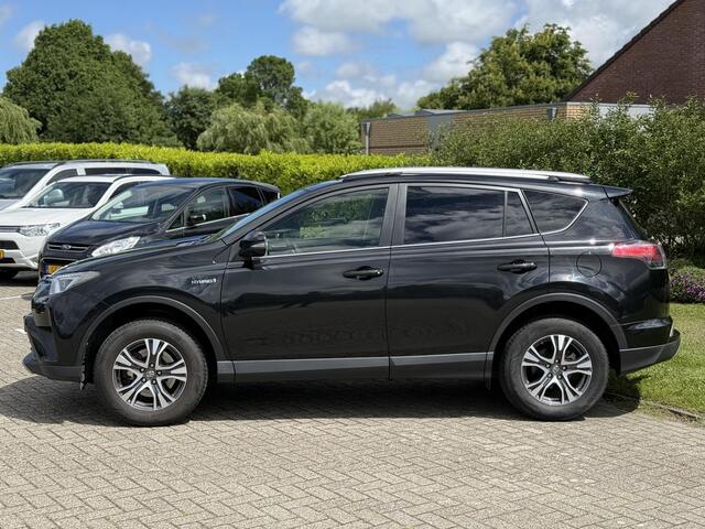 Toyota RAV4 2.5 Hybrid Black Edition Pano | Stoel-, stuur- & voorruitverwarming | ACC