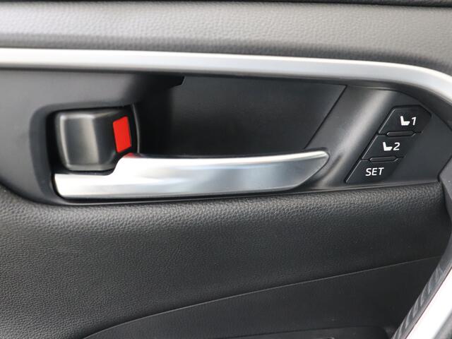 Toyota RAV4 2.5 Plug-in Hybrid AWD Bi-Tone Plus I Navigatie I Climate Control I Cruise Control I Camera Rondomzicht I Lederen Bekleding I Afneembare Trekhaak I Subwoofer I