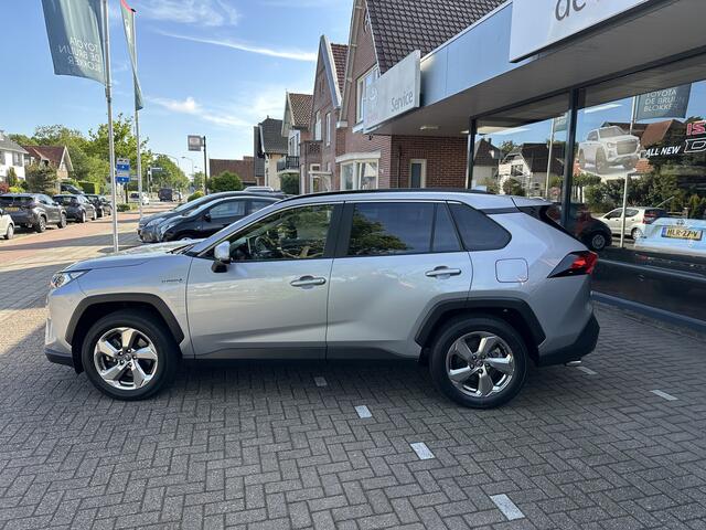 Toyota RAV4 2.5 Hybrid First Edition 360 camera / trekhaak / dodehoekdetectie / dealeronderhouden / 4 nieuwe banden / rijklaarprijs incl. grote beurt / Toyota Garantie / Toyota Pechhulppas