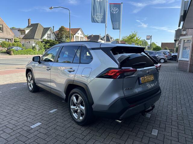 Toyota RAV4 2.5 Hybrid First Edition 360 camera / trekhaak / dodehoekdetectie / dealeronderhouden / 4 nieuwe banden / rijklaarprijs incl. grote beurt / Toyota Garantie / Toyota Pechhulppas