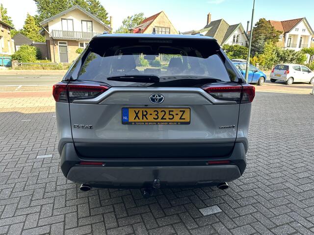 Toyota RAV4 2.5 Hybrid First Edition 360 camera / trekhaak / dodehoekdetectie / dealeronderhouden / 4 nieuwe banden / rijklaarprijs incl. grote beurt / Toyota Garantie / Toyota Pechhulppas