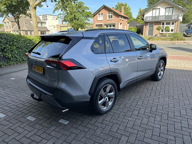 Toyota RAV4 2.5 Hybrid First Edition 360 camera / trekhaak / dodehoekdetectie / dealeronderhouden / 4 nieuwe banden / rijklaarprijs incl. grote beurt / Toyota Garantie / Toyota Pechhulppas