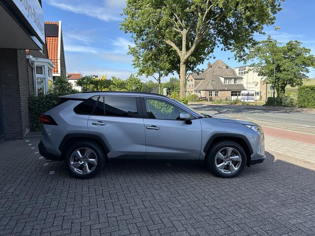 Toyota RAV4 2.5 Hybrid First Edition 360 camera / trekhaak / dodehoekdetectie / dealeronderhouden / 4 nieuwe banden / rijklaarprijs incl. grote beurt / Toyota Garantie / Toyota Pechhulppas