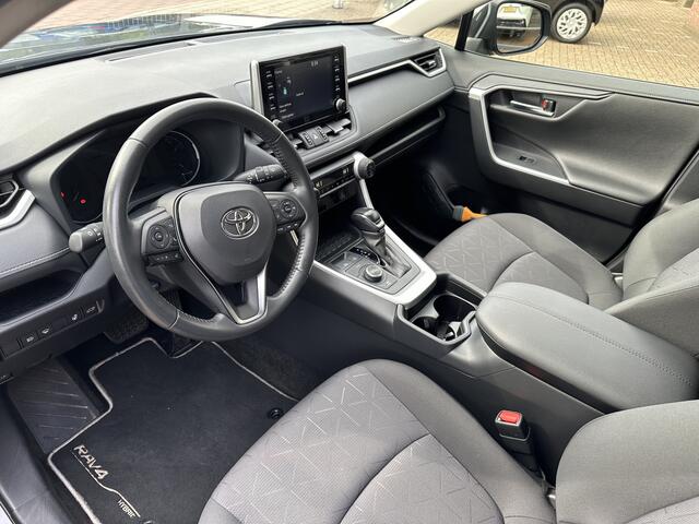 Toyota RAV4 2.5 Hybrid AWD Dynamic trekhaak / Apple carplay / Android Auto / all-season banden / dealeronderhouden / Toyota Pechhulppas / Toyota Garantie / Rijklaarprijs