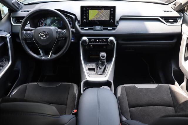 Toyota RAV4 2.5 Hybrid Bi-Tone, Innovation pack, Suede