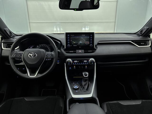 Toyota RAV4 Black Edition | Exclusieve uitvoering | Pano/schuif dak | Full navi | JBL | Stoelverwarming |