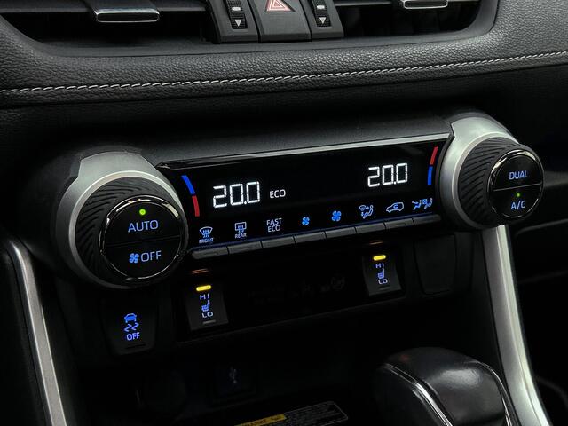 Toyota RAV4 Black Edition | Exclusieve uitvoering | Pano/schuif dak | Full navi | JBL | Stoelverwarming |