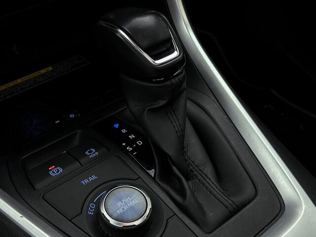 Toyota RAV4 Black Edition | Exclusieve uitvoering | Pano/schuif dak | Full navi | JBL | Stoelverwarming |