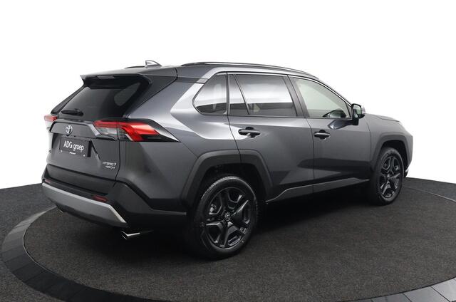 Toyota RAV4 2.5 Hybrid AWD Adventure | Lederen Bekleding | JBL Audio | Elektrisch Vertelbare Bestuurdersstoel | Grootscherm Navigatie | Draadloos Apple Carplay & Android Auto |