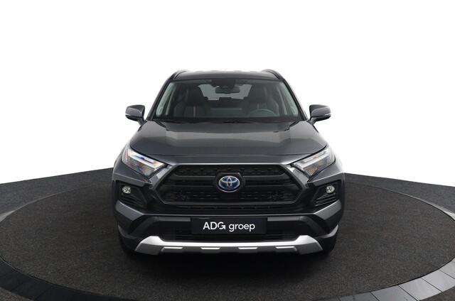 Toyota RAV4 2.5 Hybrid AWD Adventure | Lederen Bekleding | JBL Audio | Elektrisch Vertelbare Bestuurdersstoel | Grootscherm Navigatie | Draadloos Apple Carplay & Android Auto |