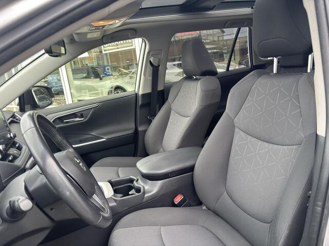 Toyota RAV4 2.5 Hybrid AWD First Edition PANORAMADAK, TREKHAAK, ZEER NETTE AUTO!!