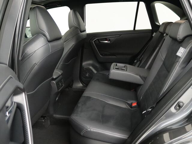 Toyota RAV4 2.5 Plug-in Hybrid AWD GR SPORT | GR-Sport Plus Pack | Panoramadak | Treeplanken | All-season banden |