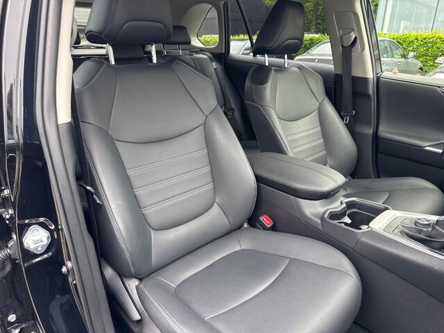 Toyota RAV4 2.5 Hybrid AWD Style 1.650 KG Trekgewicht, stuur- en stoelverwarming Camera, Parkeersensoren voor en achter