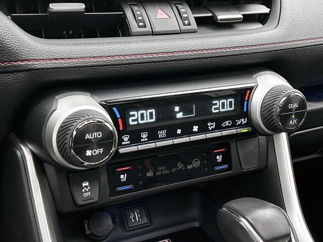 Toyota RAV4 2.5 Plug-in Hybrid AWD Bi-Tone Plus | Panoramadak | Stoelverkoeling | Memory | JBL | December 2023 | 360 Camera |