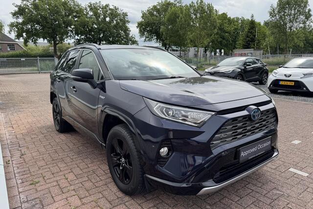 Toyota RAV4 2.5 Hybrid Bi-Tone Navigatie, Stoelverwarming, Leder/alcantara, LMV, LED, Smart Key, Parkeersensoren, Adaptieve cruise control