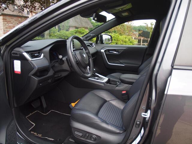 Toyota RAV4 2.5 Hybrid AWD Bi-Tone | Camera | Apple Carplay | Trekhaak 1650 KG trekgewicht | Alarm | JBL | NL-Auto |