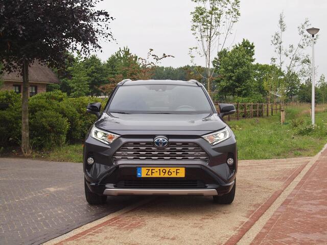 Toyota RAV4 2.5 Hybrid AWD Bi-Tone | Camera | Apple Carplay | Trekhaak 1650 KG trekgewicht | Alarm | JBL | NL-Auto |