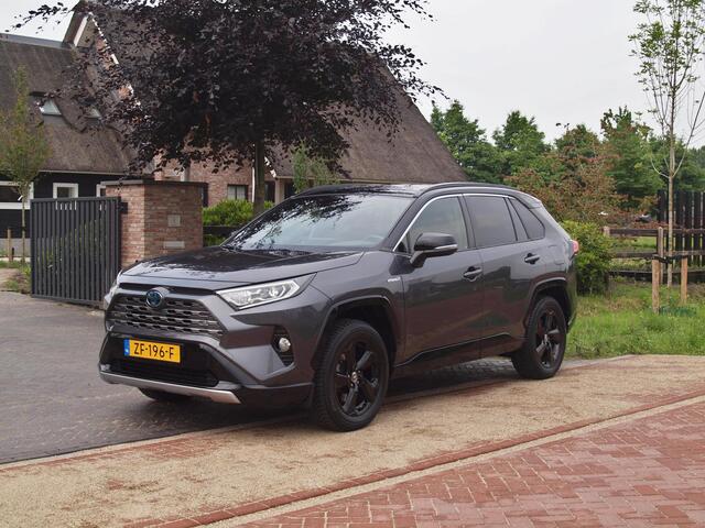 Toyota RAV4 2.5 Hybrid AWD Bi-Tone | Camera | Apple Carplay | Trekhaak 1650 KG trekgewicht | Alarm | JBL | NL-Auto |