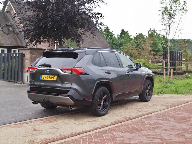 Toyota RAV4 2.5 Hybrid AWD Bi-Tone | Camera | Apple Carplay | Trekhaak 1650 KG trekgewicht | Alarm | JBL | NL-Auto |