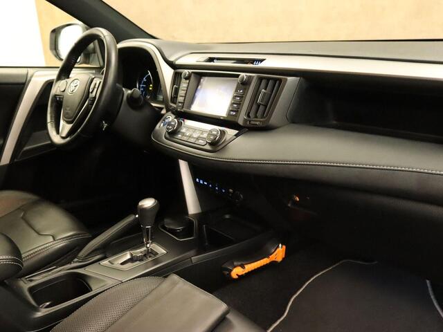 Toyota RAV4 2.5 Hybrid Style - NAVIGATIE - ELEKTRISCHE ACHTERKLEP - PARKEERSENSOREN VOOR EN ACHTER - 360 GRADEN CAMERA - STOEL EN STUUR VERWARMING - KEYLESS ENTRY & START - ADAPTIVE CRUISE CONTROL