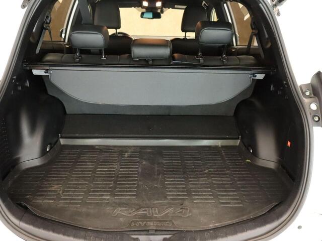 Toyota RAV4 2.5 Hybrid Style - NAVIGATIE - ELEKTRISCHE ACHTERKLEP - PARKEERSENSOREN VOOR EN ACHTER - 360 GRADEN CAMERA - STOEL EN STUUR VERWARMING - KEYLESS ENTRY & START - ADAPTIVE CRUISE CONTROL
