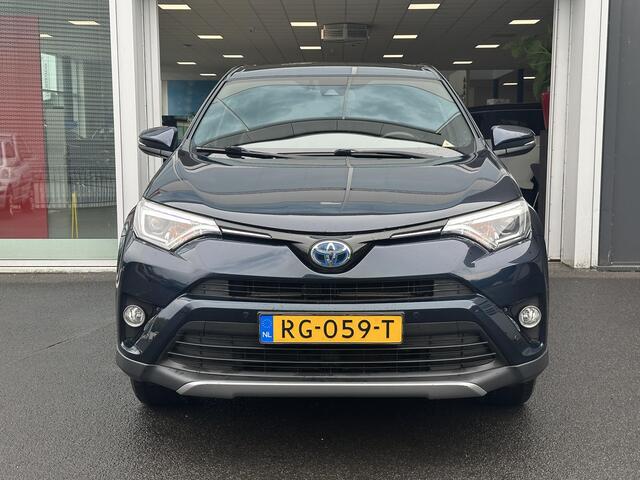 Toyota RAV4 2.5 Hybrid Style Klasse 3 alarm | 18 inch | Stoelverwarming | Navigatie | Parkeersensoren V + A