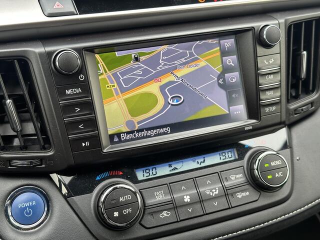 Toyota RAV4 2.5 Hybrid Style Klasse 3 alarm | 18 inch | Stoelverwarming | Navigatie | Parkeersensoren V + A