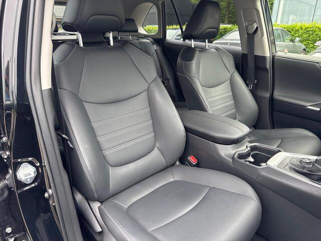 Toyota RAV4 2.5 Hybrid AWD Style 1.650 KG Trekgewicht, stuur- Camera, Parkeersensoren voor en achter