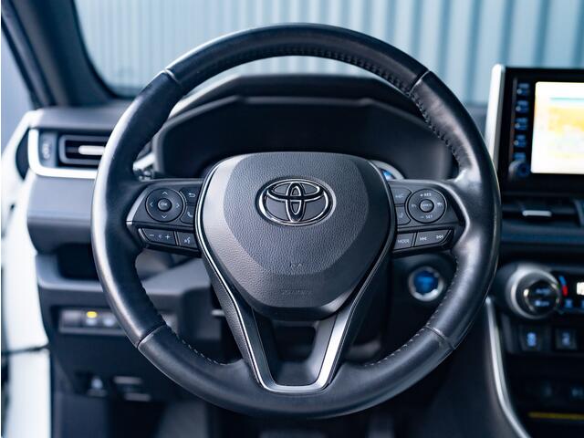 Toyota RAV4 2.5 Hybrid Bi-Tone | Navi | Camera | Elk. A-klep | Stuur & Stoel verw. | Prijs Rijklaar!!