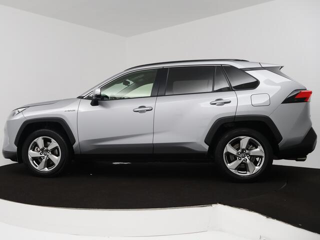 Toyota RAV4 2.5 Hybrid AWD First Edition | Navigatie | Trekhaak |